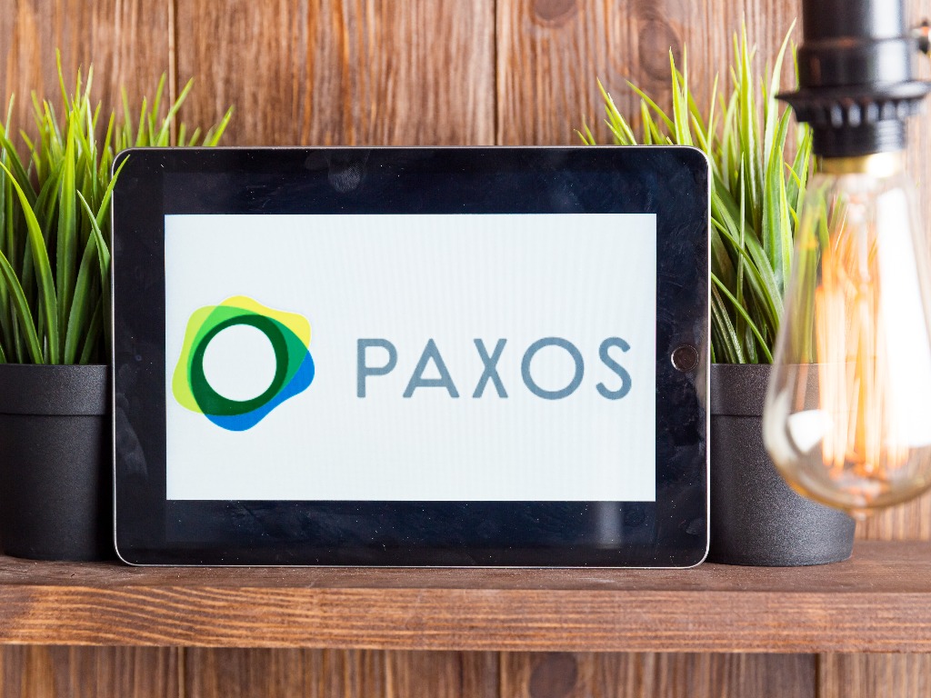 Paxos and Chainlink Collaboration