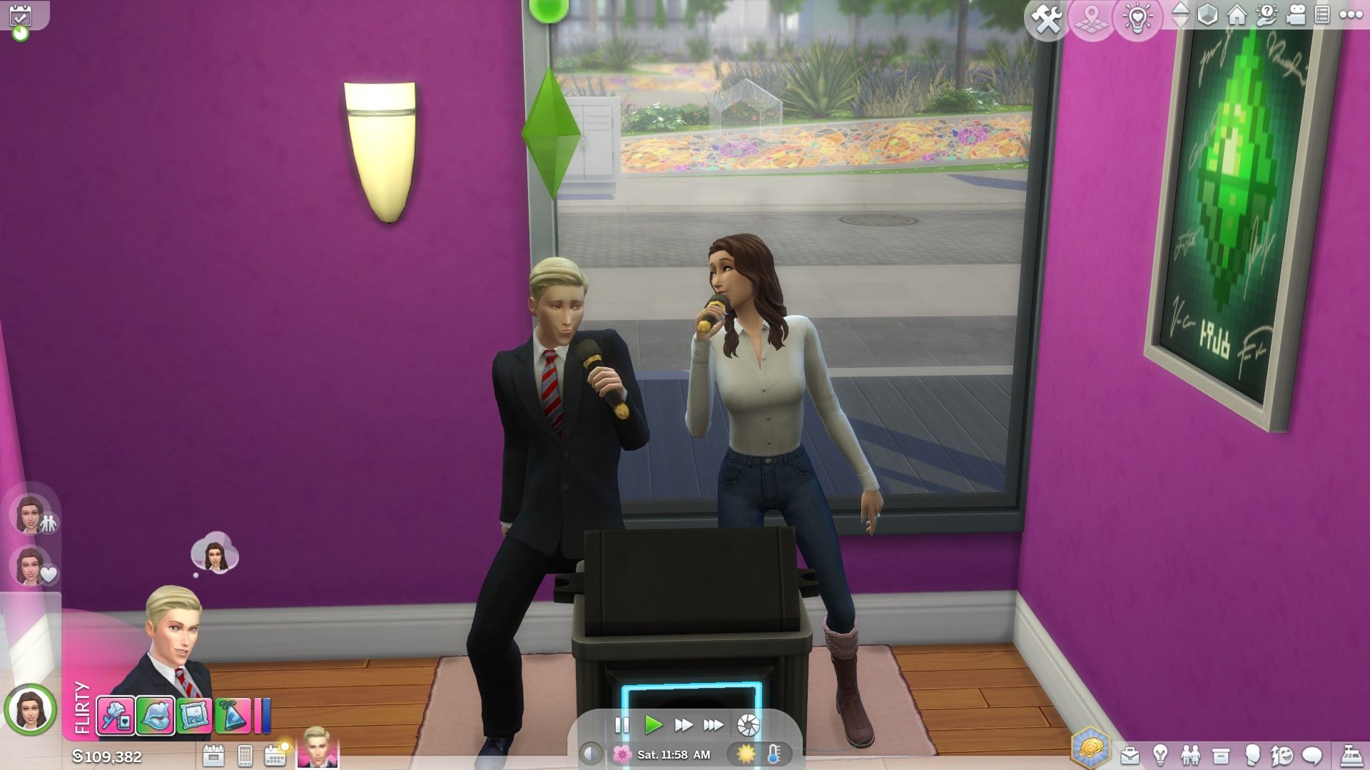 Les Sims 4: Deux Sims s'amusent lors d'une soirée de karaoké