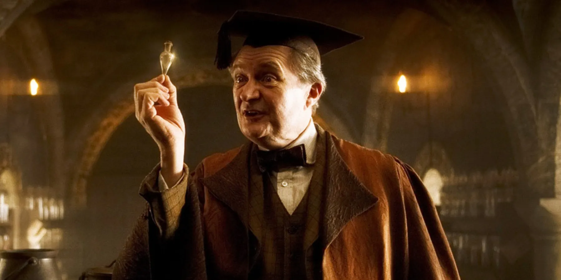 Horace Slughorn sauvant Marcus Belby dans Harry Potter