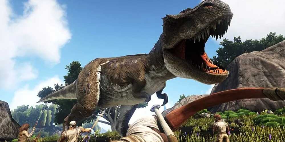 Immagine di un T-Rex che attacca umani in Ark