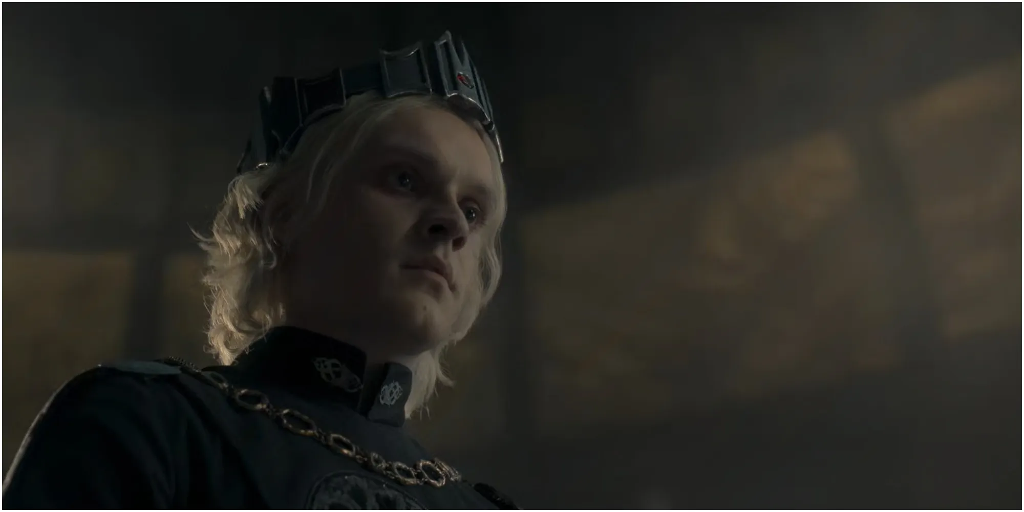 Aegon II Targaryen lleva la corona del Conquistador en House of the Dragon