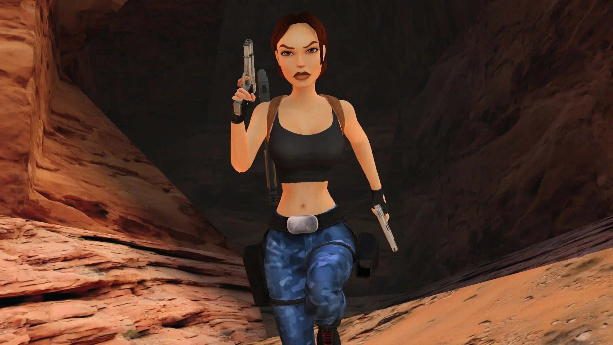 Lara Croft court à travers le Nevada dans Tomb Raider 1-3 Remastered
