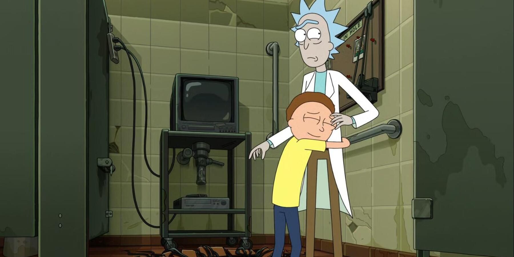 Rick e Morty abbracciati fuori dal Buco della Paura con una televisione sullo sfondo