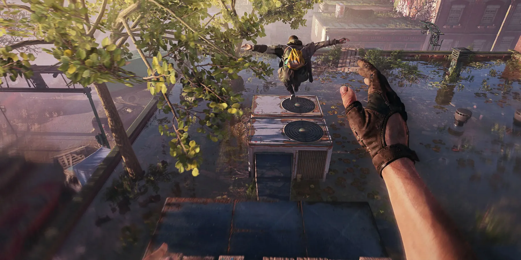 Screenshot da Dying Light 2 che mostra il giocatore che fa parkour dietro un altro giocatore.