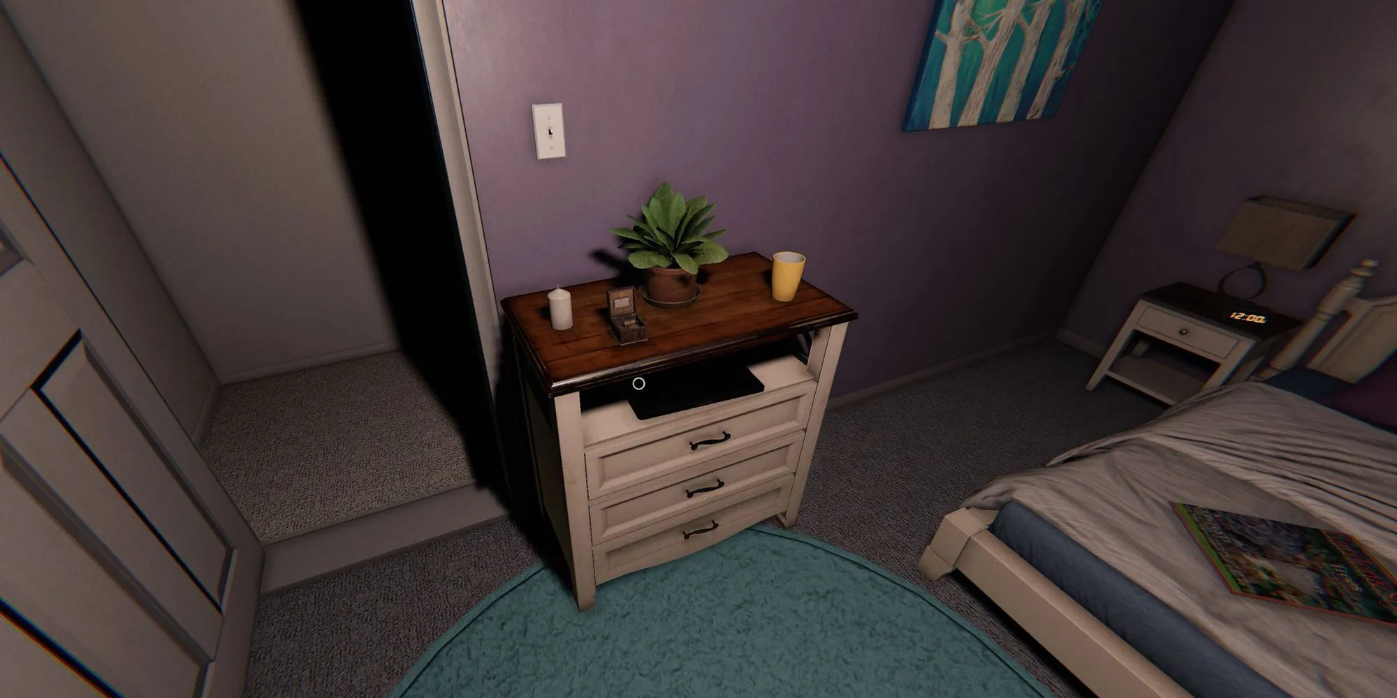 Image depicts a music box next to a plant on a white chest of drawers in Ridgeview Court in Phasmophobia.