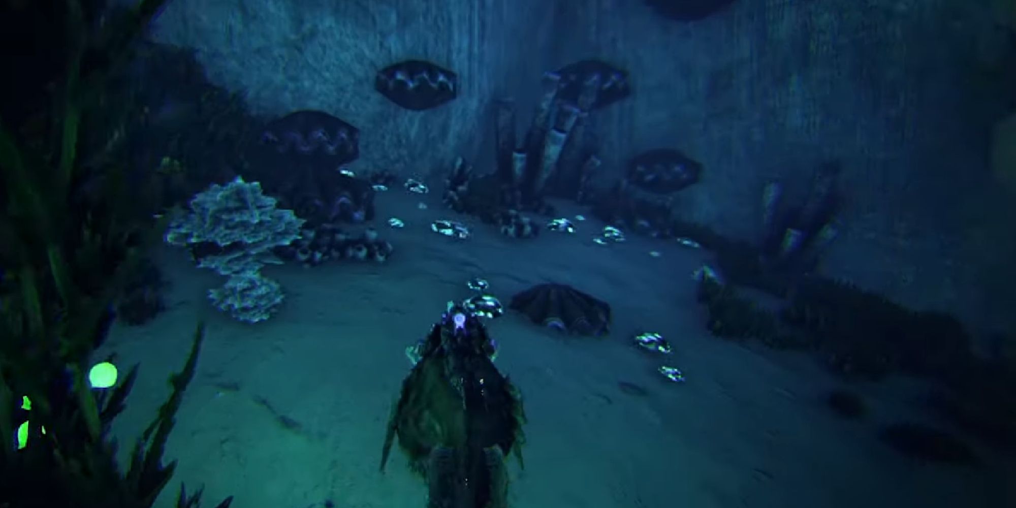 ark survival conchiglie con perle in lontananza, mostrando un giocatore che cavalca un pesce pescatore