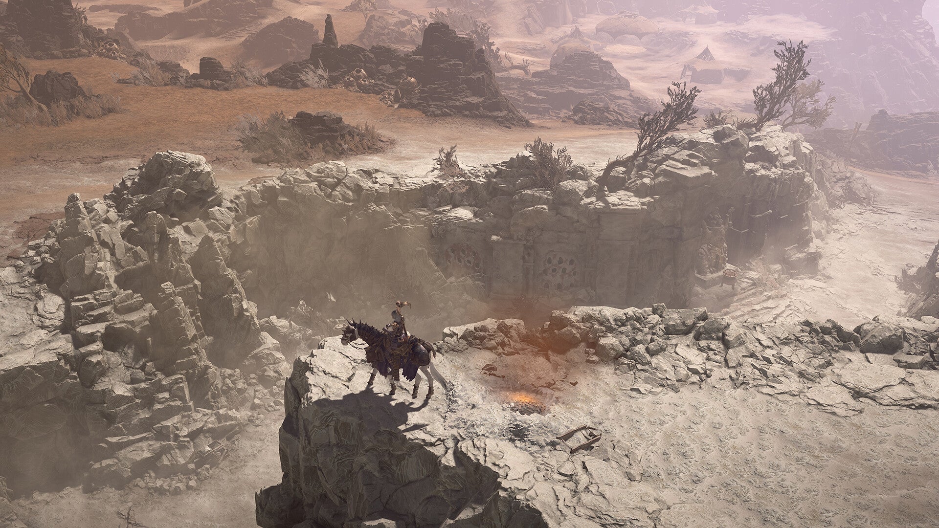 Un guerriero a cavallo esplora i paesaggi di Diablo 4.
