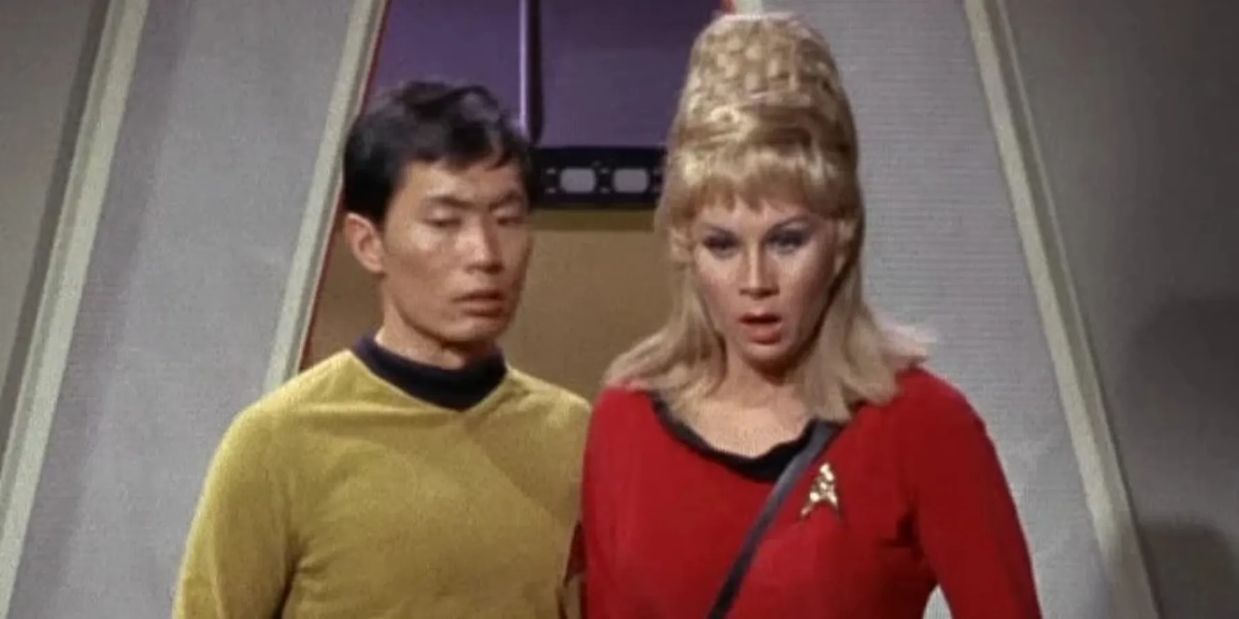 Hikaru Sulu y Janice Rand en Star Trek