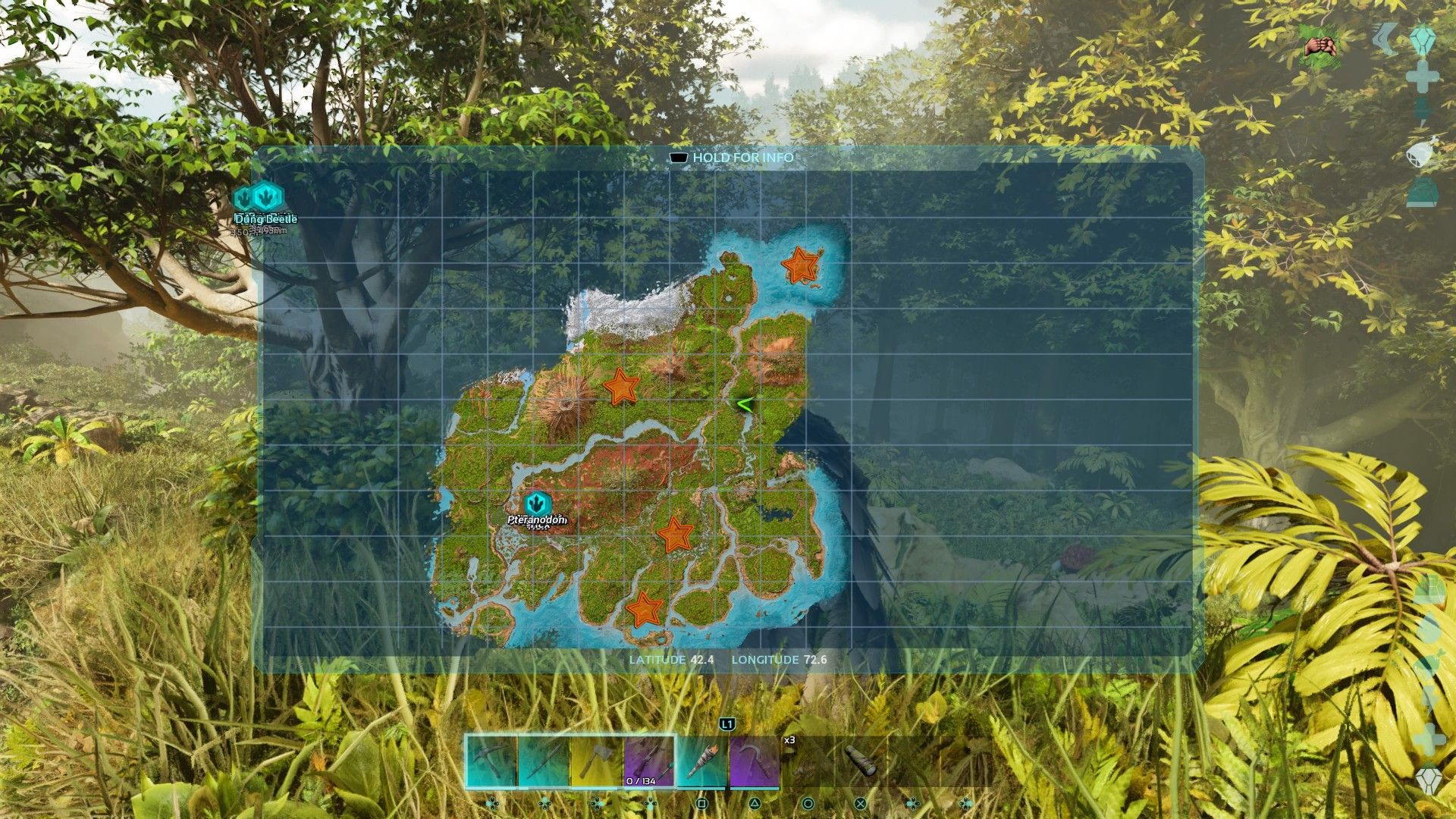 Personaje del jugador mirando su mapa de juego que tiene cuatro estrellas naranjas editadas en él en Ark: Survival Ascended.