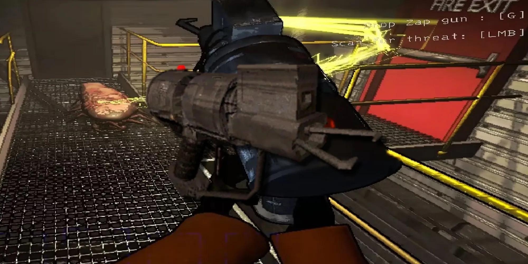 Un joueur utilise un pistolet à décharges comme arme contre une puce piège