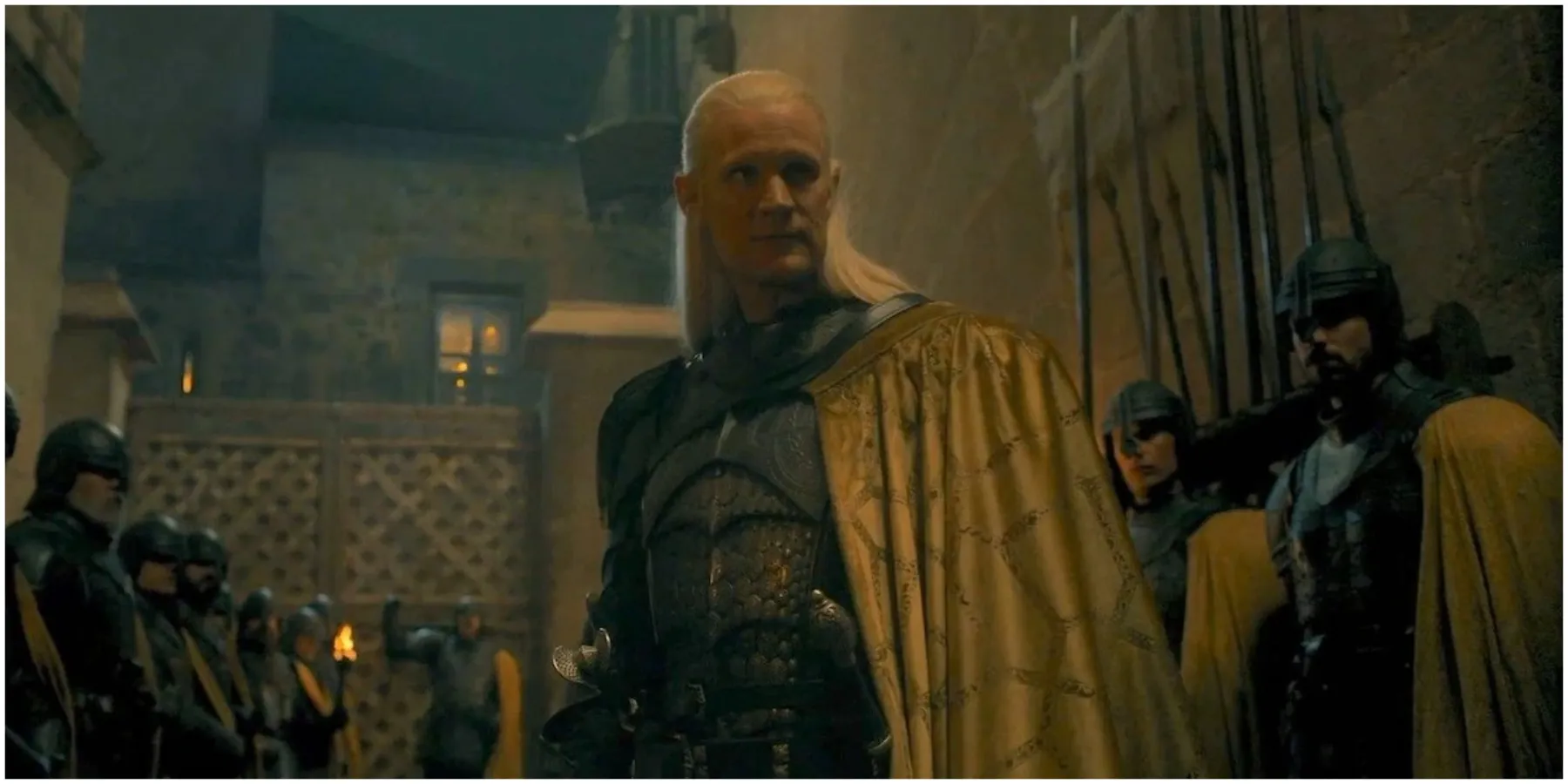 Daemon Targaryen comanda i Gold Cloaks in House of the Dragon