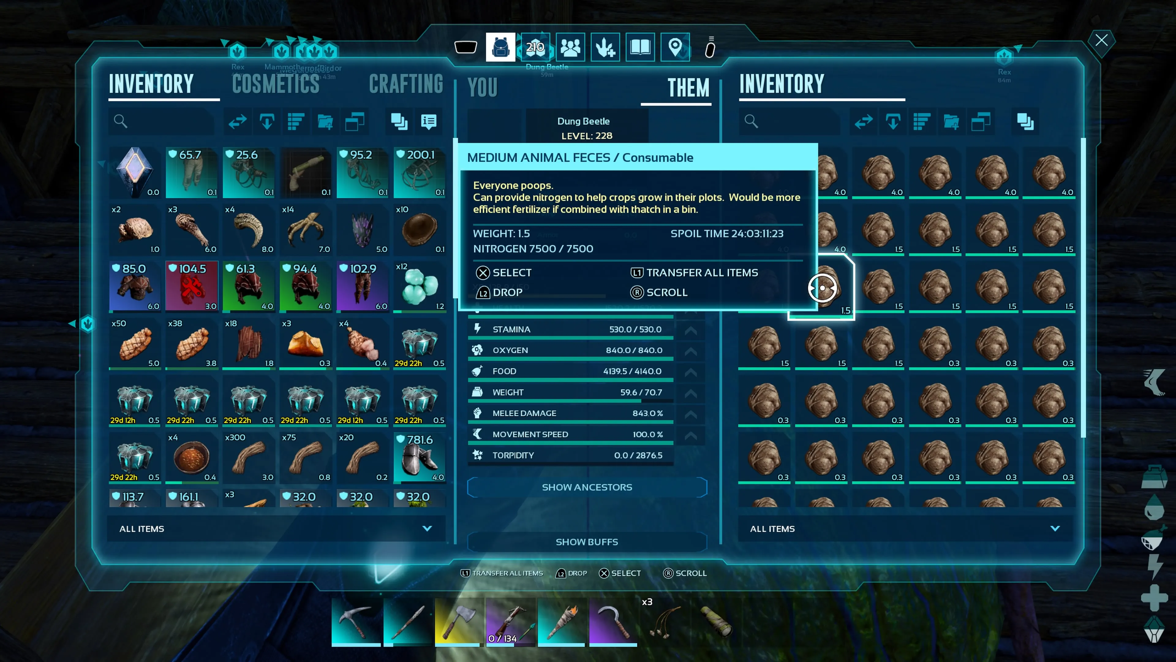 Personaje del jugador mirando el inventario de un Escarabajo de Estiércol lleno de estiércol convertido en Ark: Survival Ascended.