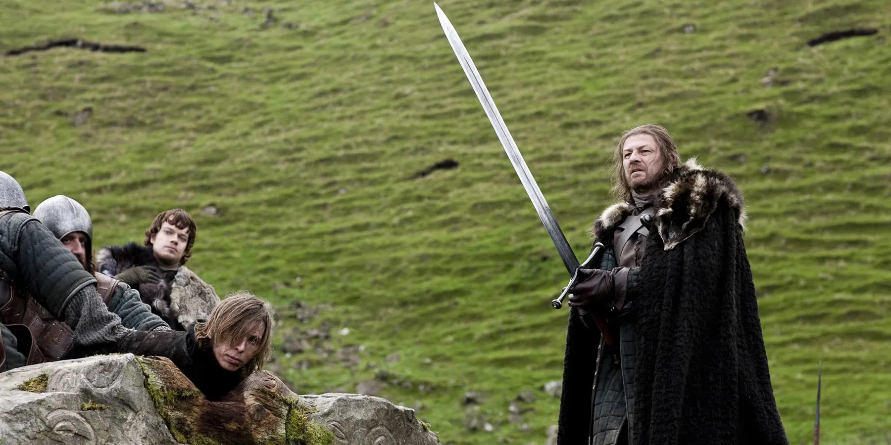 Ned Stark se prépare à punir un homme avec son épée, Glace