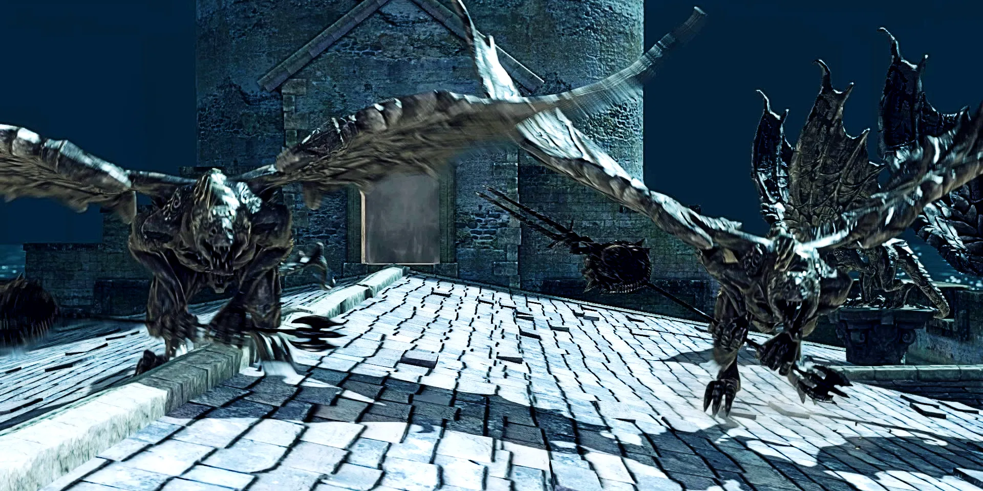 Gargoyles no telhado à noite em Dark Souls 2