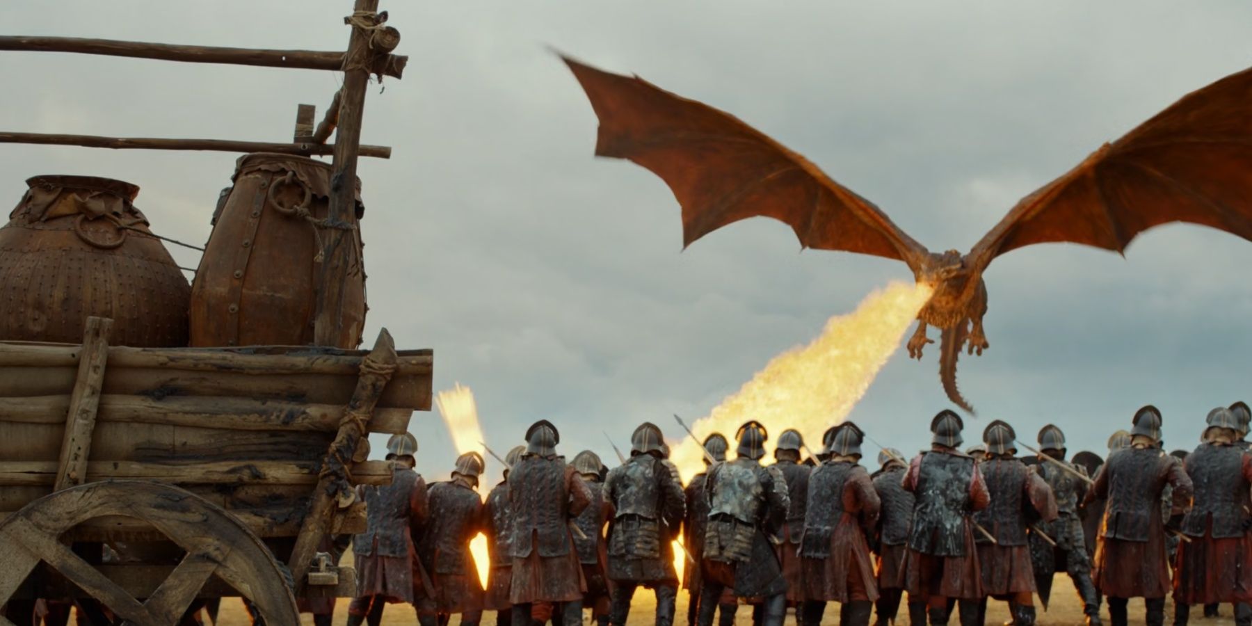 Drogon brucia gli arcieri in Game of Thrones.