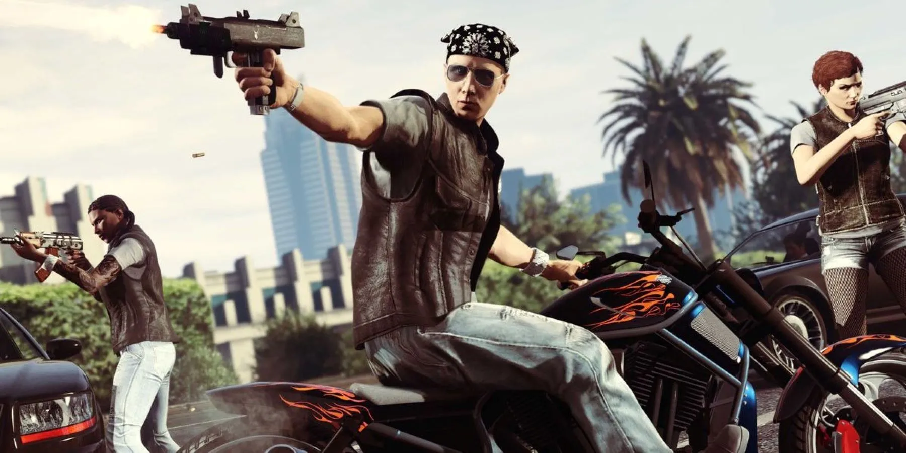 Tre personaggi di Grand Theft Auto Online in una sparatoria