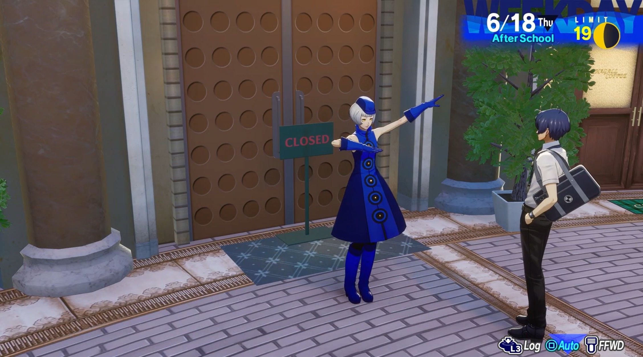 Elizabeth dansant à l'extérieur de la salle de Velours