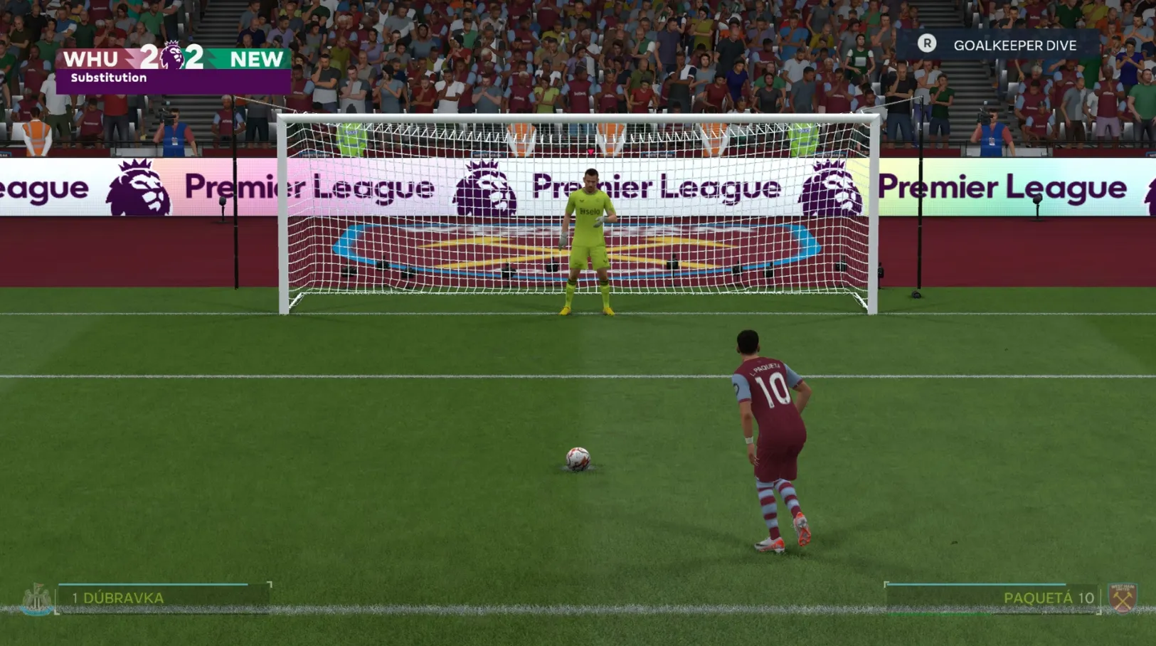 Jugador comienza su carrera para lanzar un tiro de penalti contra el portero en EA Sports FC 24.