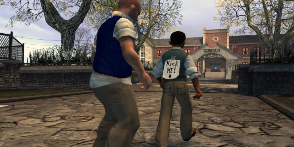 불리 캐릭터가 어린이에게 'Kick Me' 표지를 붙이고 있는 모습