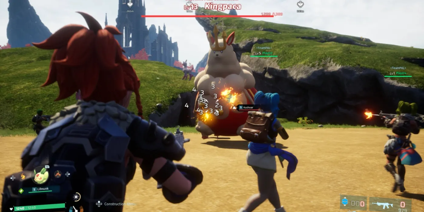 A Palworld battle featuring players and a Kingpaca.