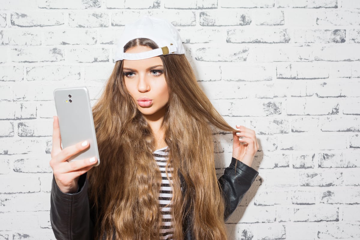 News Picture: Is ‘Selfie’ Culture Driving Folks to Cosmetic Surgery?