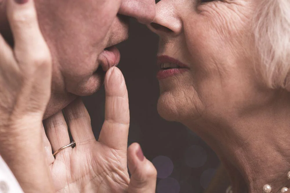 Aiutare un Amato Affetto da Demenza a Godersi il Giorno di San Valentino