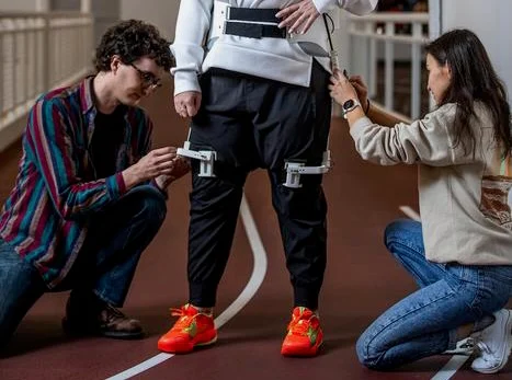 Photo d'actualité : L'exosquelette de hanche robotique aide à la rééducation post-AVC
