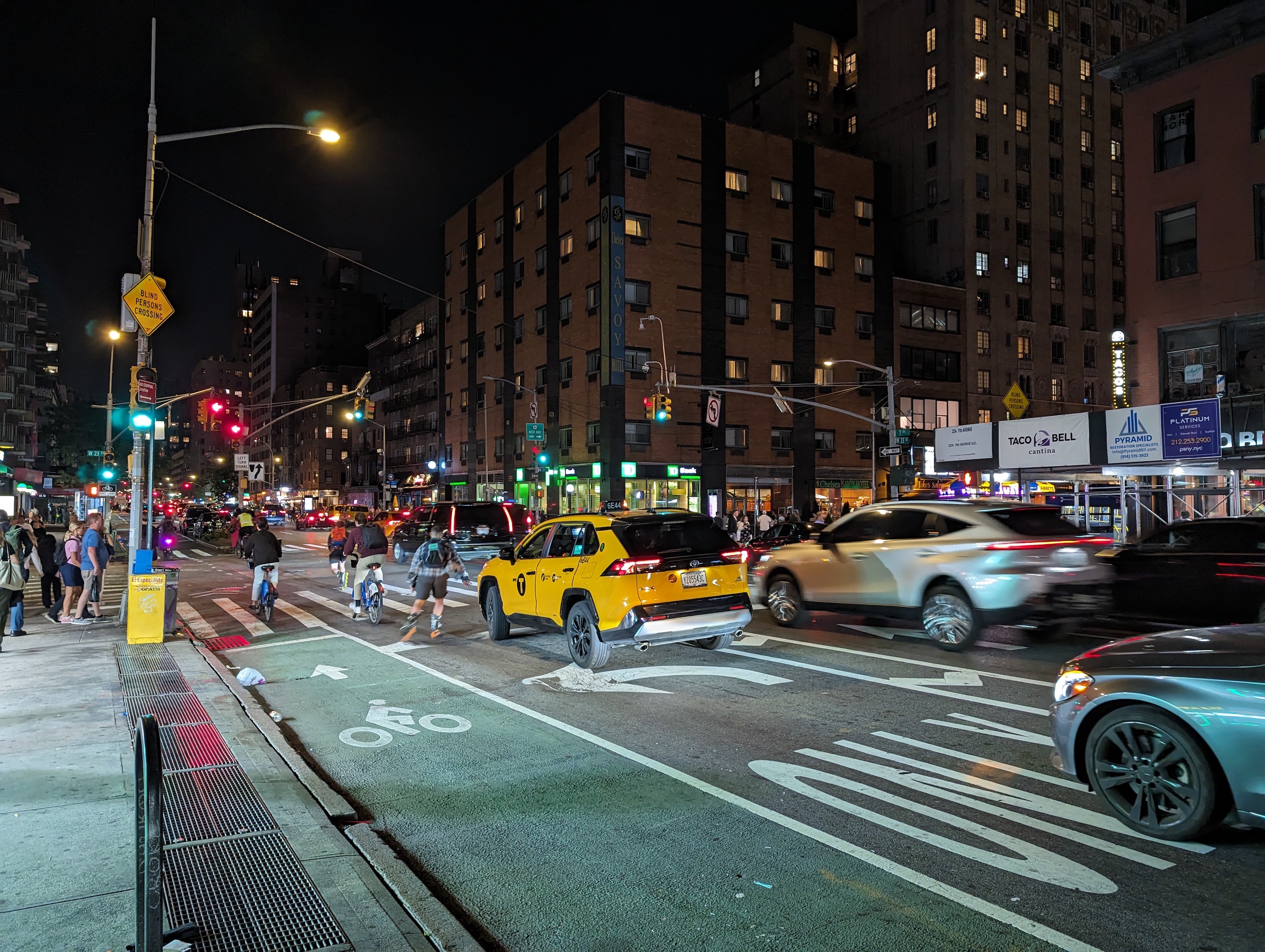 google pixel 8 pro评价主摄像头样张 nyc夜景