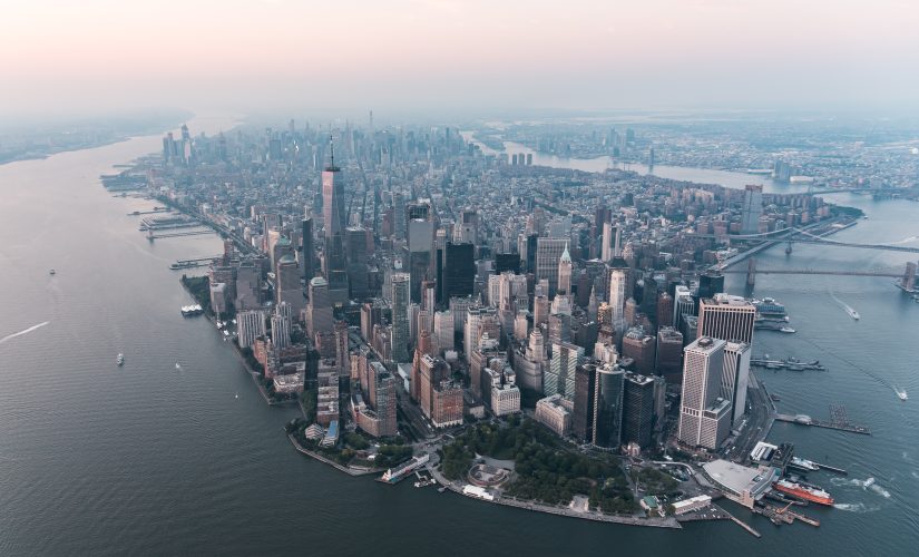 Uma foto aérea da cidade de Nova York. O estado está revisando propostas de jogos online.