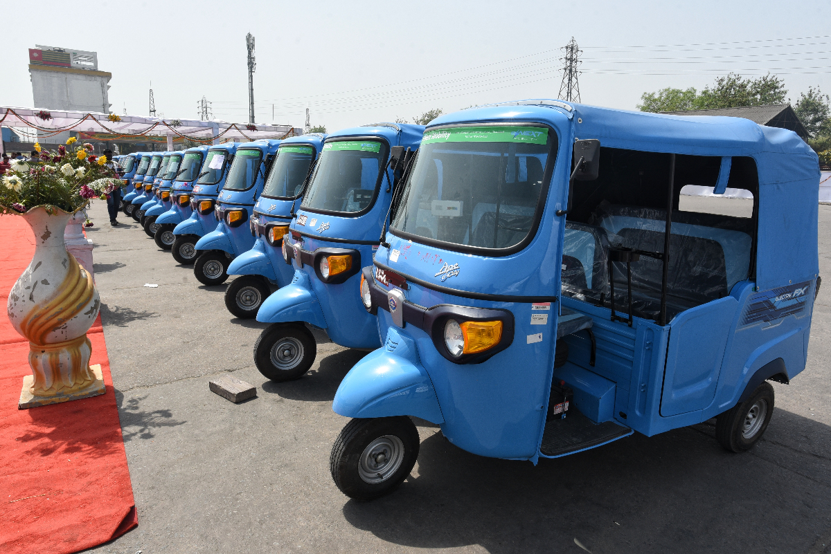 Auto-rickshaw eléctrico en Delhi