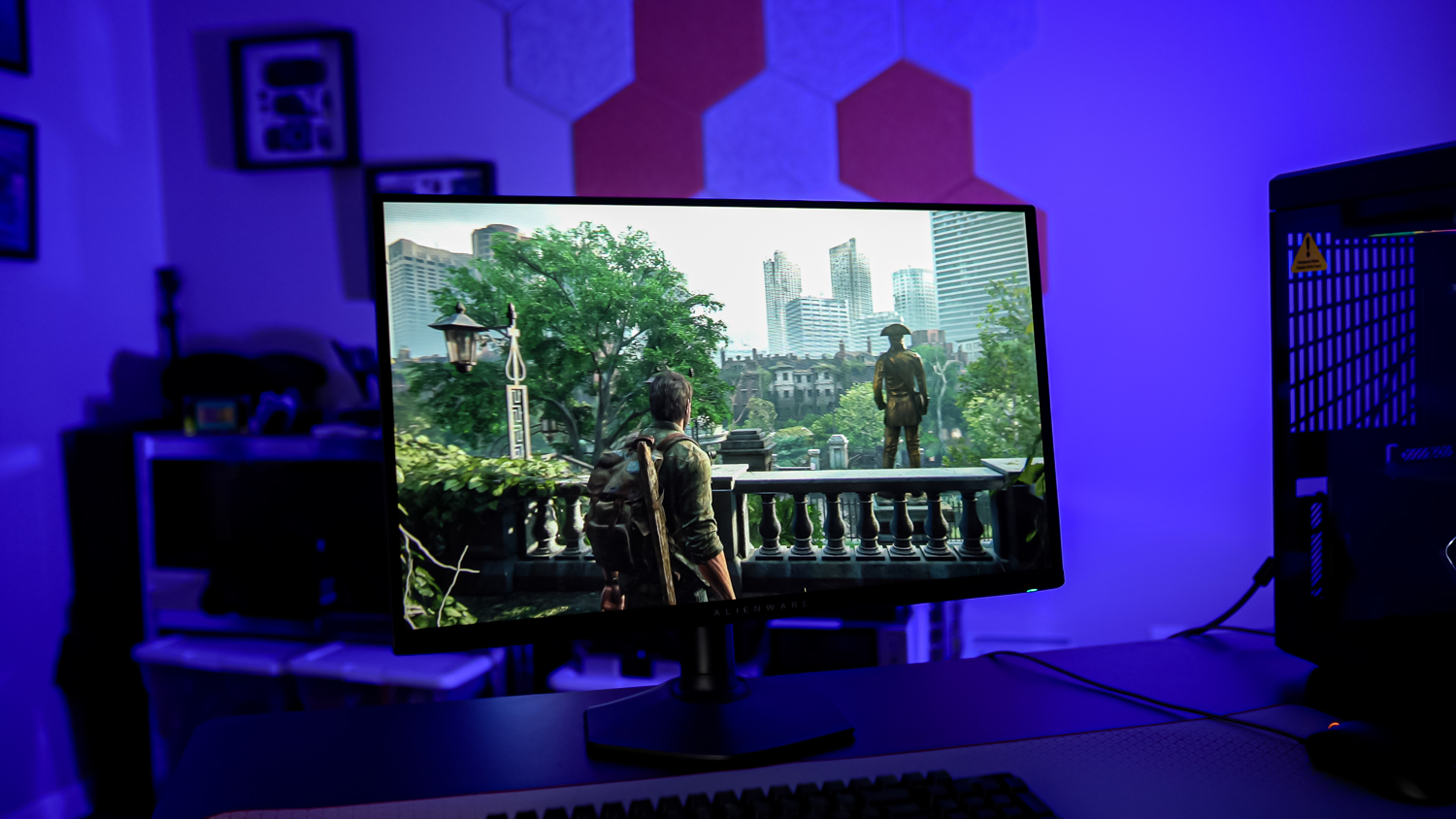 The Last of Us Part One on the Alienware 27 QD-OLED