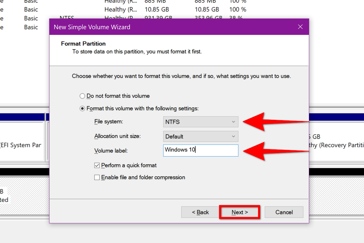 在Windows磁盘管理中的“新建简单卷选择文件系统”弹出窗口。