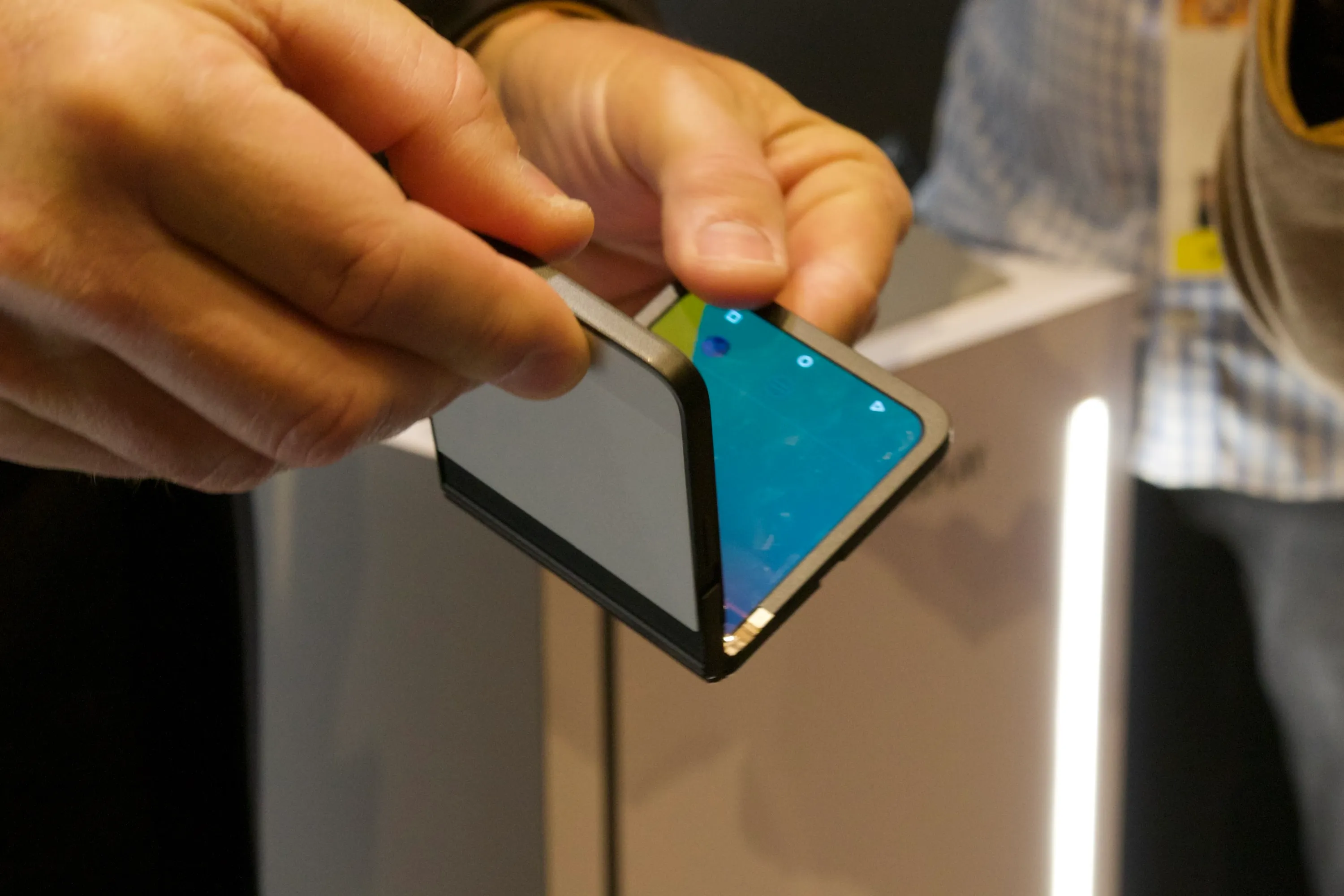 Samsung’s “In&Out” folding phone concept al CES 2024