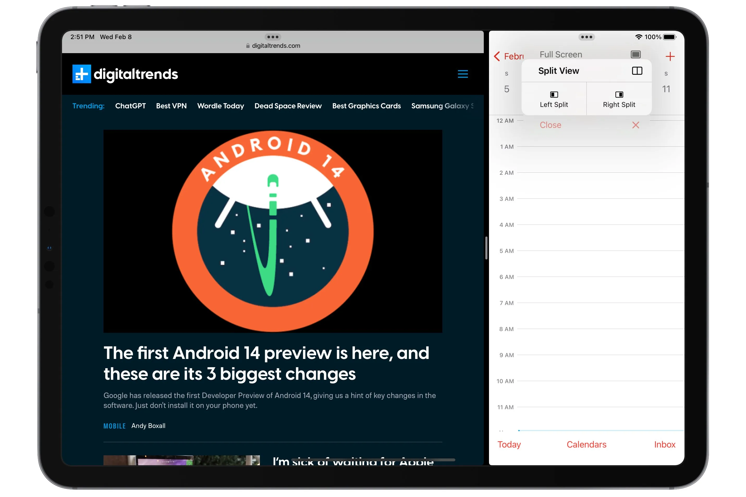 Safari и Calendar открыты в режиме разделенного экрана на iPad с открытым меню настройки позиции.