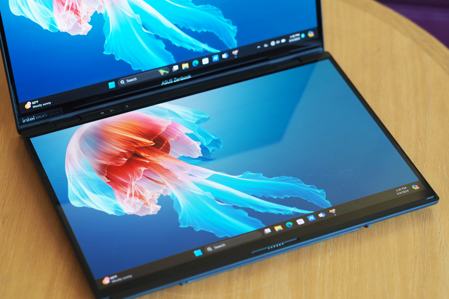 The two screens of the Zenbook Duo