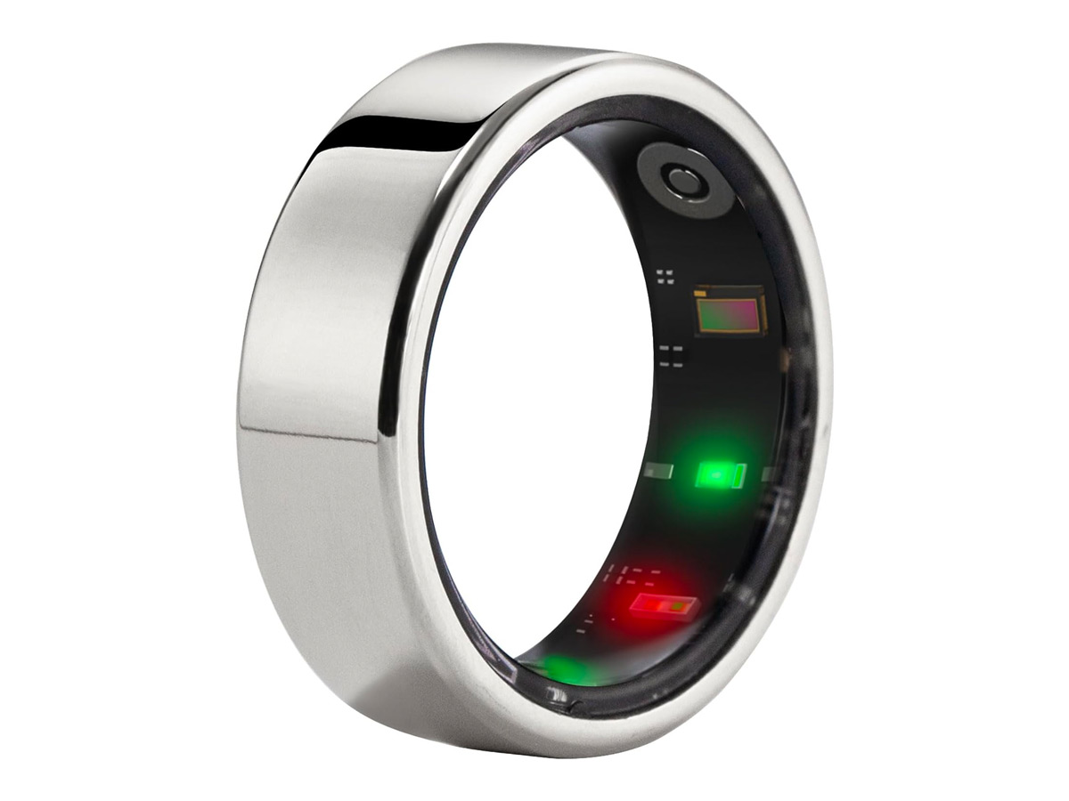 L'Amovan Smart Ring su sfondo bianco.