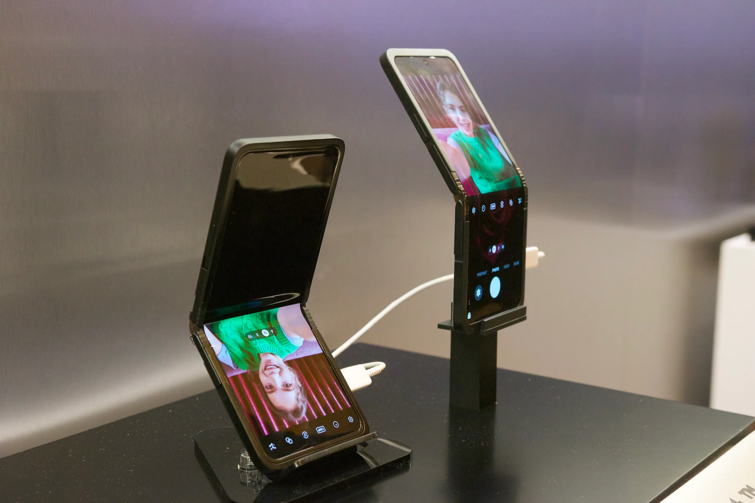 Концепция складного телефона Samsung «In&Out» на CES 2024