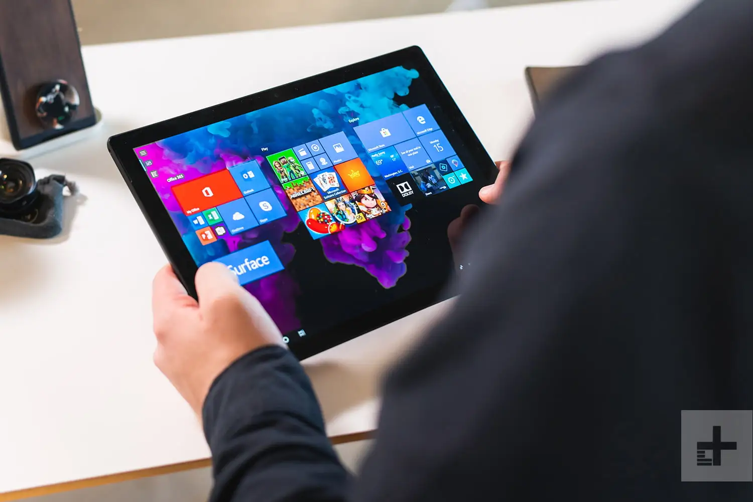 Surface Pro 6 上的 Windows 10 平板模式。