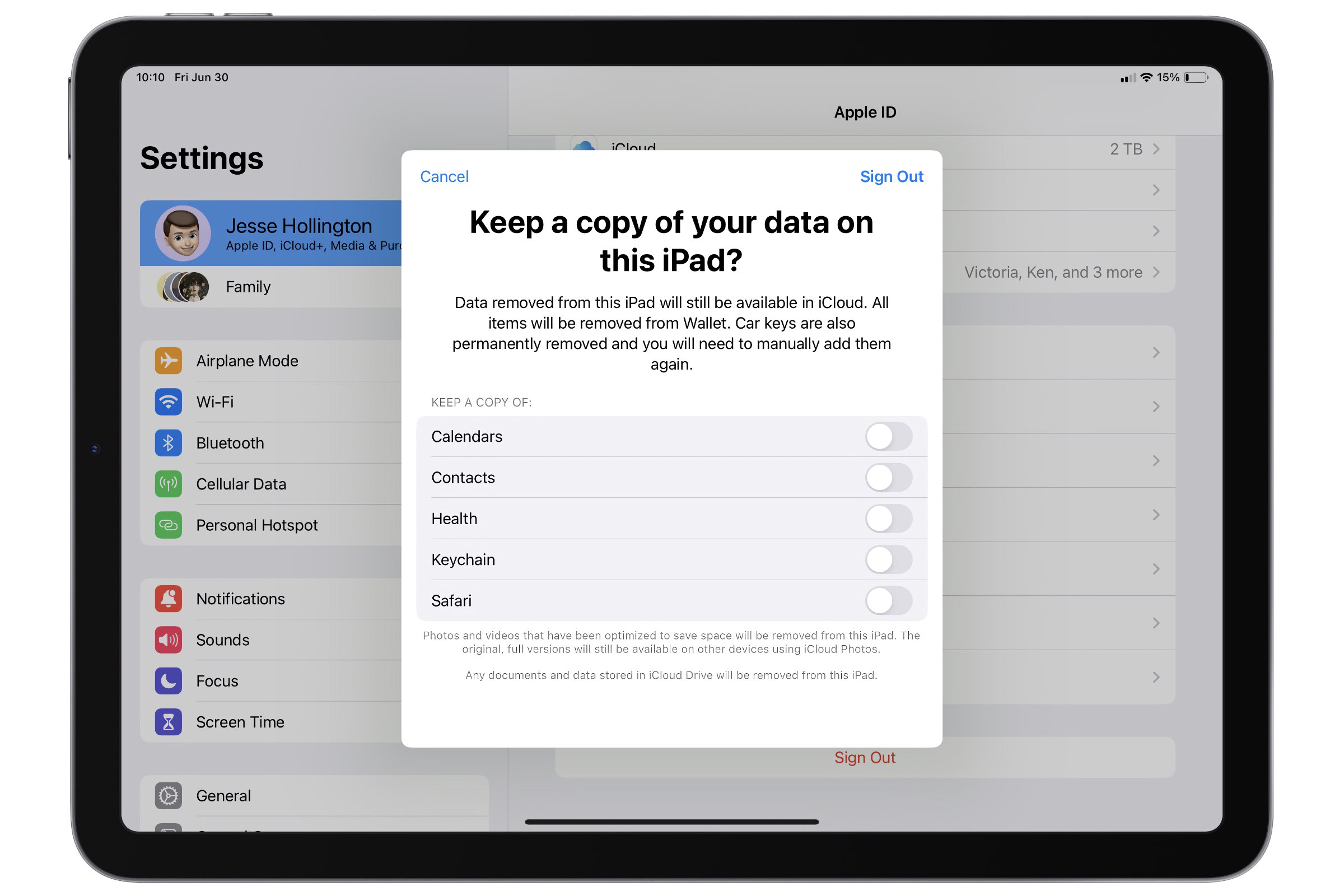 iPad mostrando configurações para manter os dados ao sair do iCloud.