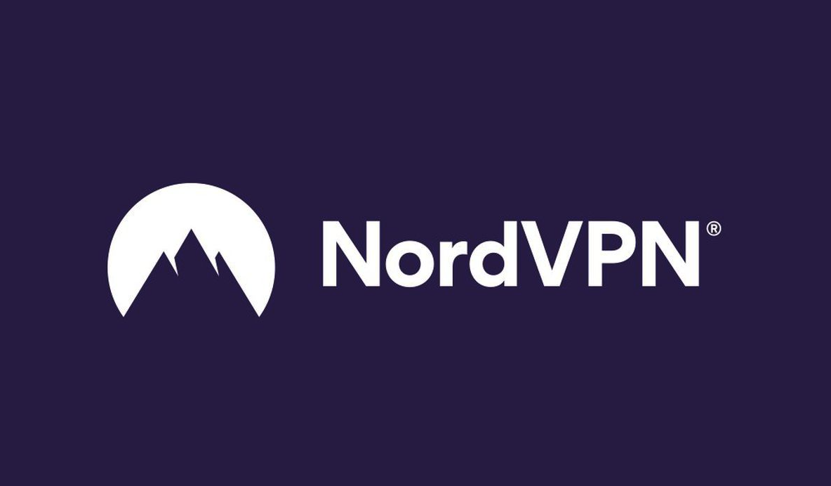 보라색 배경에 NordVPN 로고