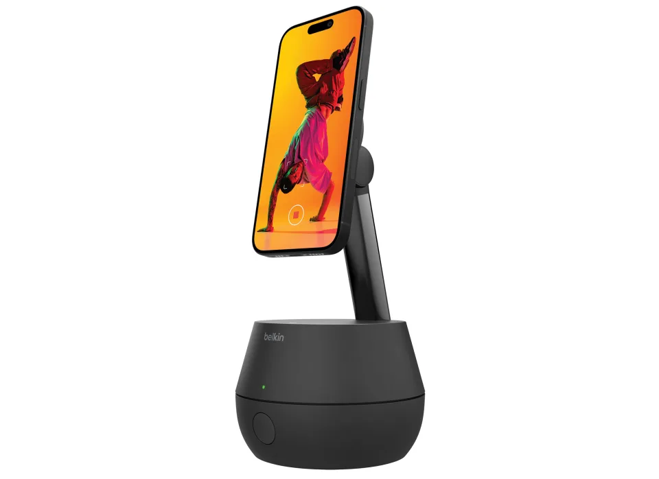 Belkin的最新iPhone底座可以旋转和倾斜以跟踪您在房间中的位置