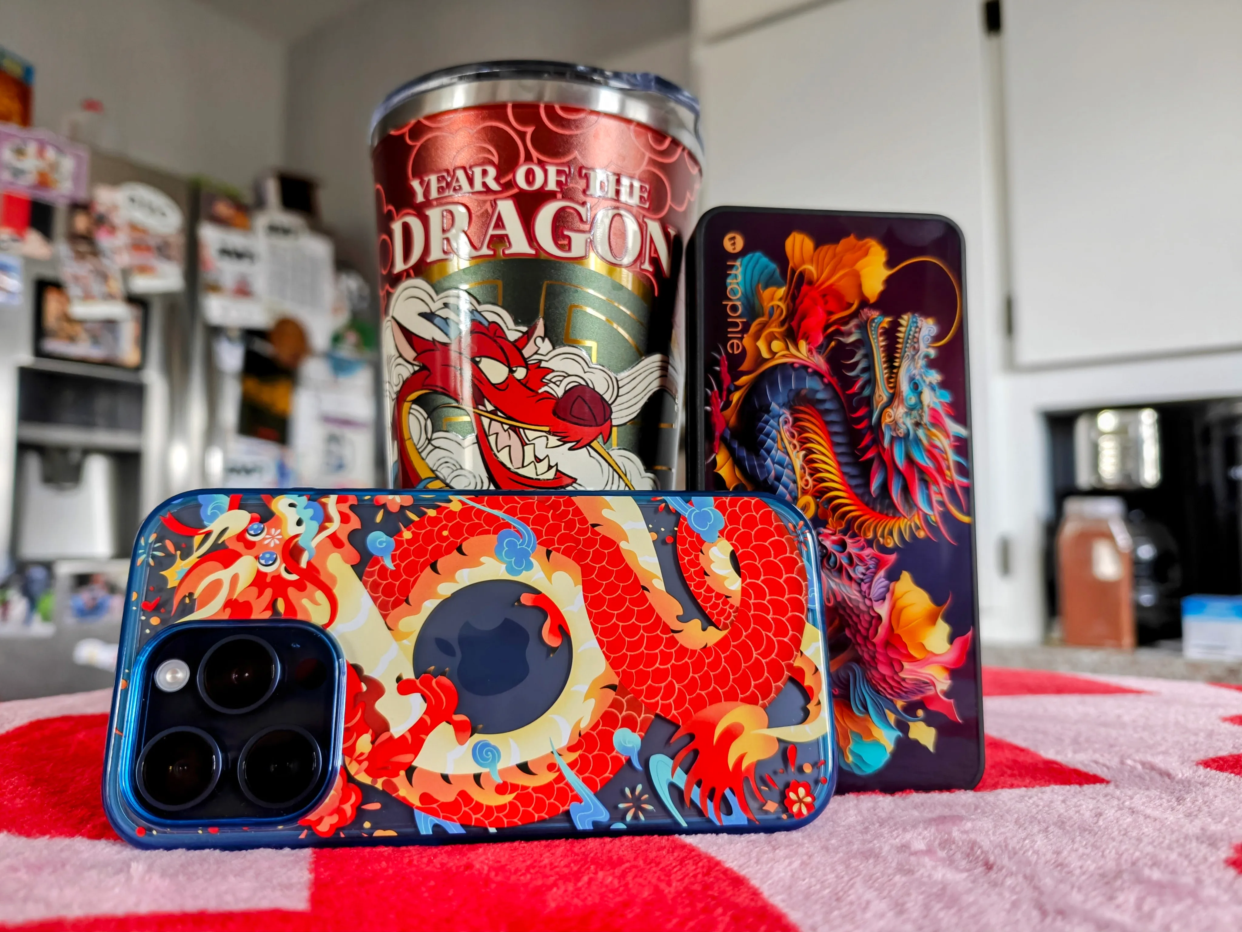 OtterBox Lumen Series Anno del Drago per iPhone 15 Pro