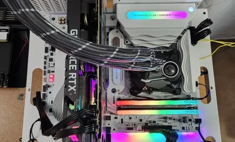Colorful iGame Z690D5 Flow