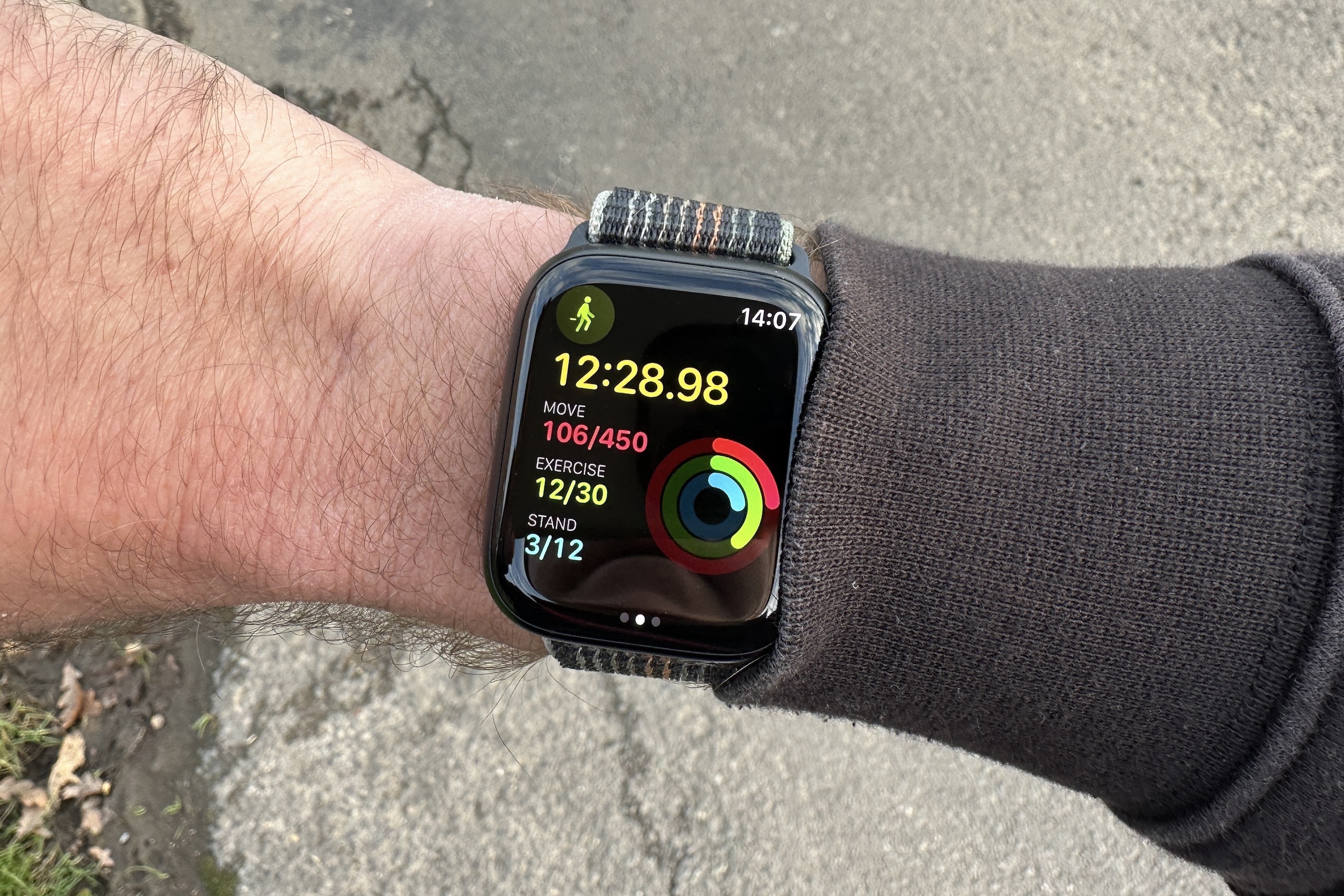 Dados de um treino sendo exibidos na tela do Apple Watch Series 8.
