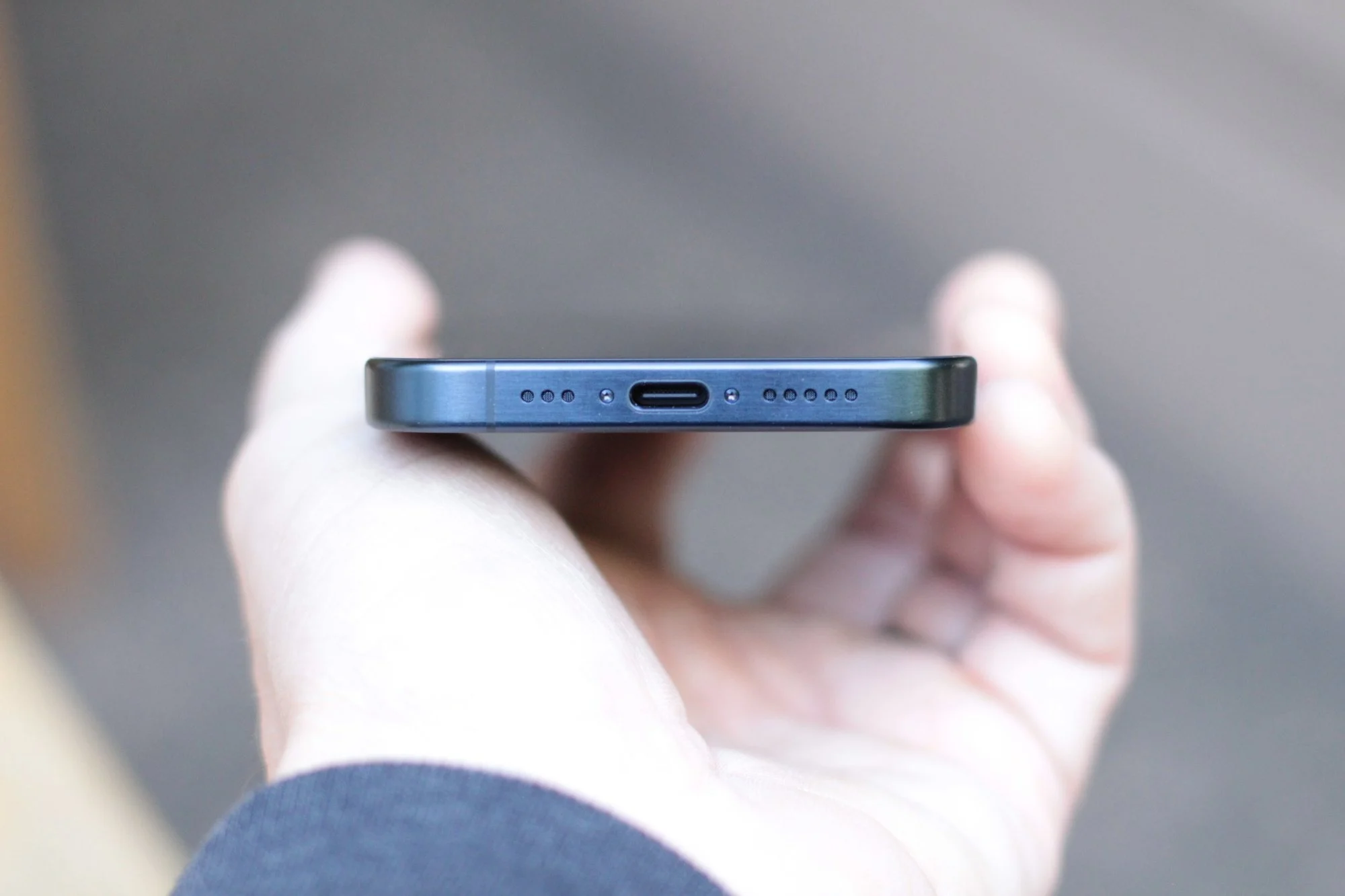 iPhone 15 Pro Max com porta USB-C