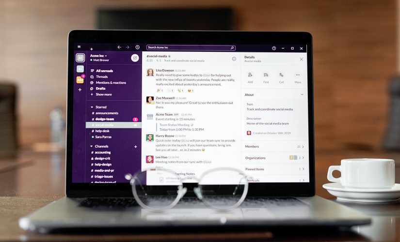 Slack workspace app sullo schermo del computer / Slack AI è stata lanciata dall'azienda di proprietà di Salesforce